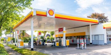 ANWB waarschuwt: tanken wordt weer duurder! Tot wel 3 euro per liter