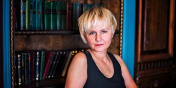 Betty (47): “Ik heb nooit zwemles gehad en ik schaam me hier kapot voor”