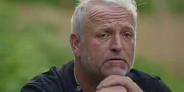 Ingrijpend nieuws: “Gordon van balkon gesprongen”