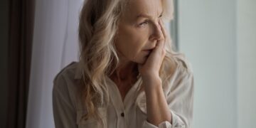 Helma (54) haar dochter kwam weer niet langs met Moederdag. “Voor Vaderdag doet ze wel moeite”