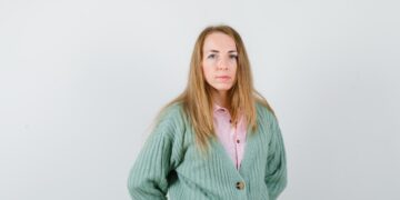 Manon (43): “Mijn buren laten hun caravan wekenlang in de straat staan en ik word er niet goed van!”