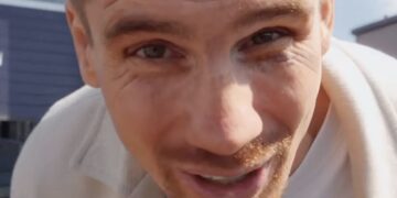 Heftig! Politie op de stoep bij Rico Verhoeven voor zijn kinderen…