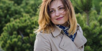 Cora (43) kan niet wachten tot het weer winter is: “Ik haat de zomer”