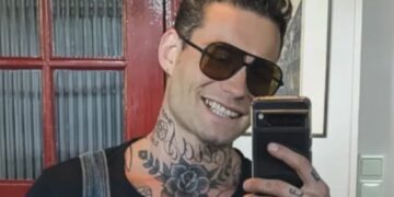 Net binnen: Douwe Bob met de dood bedreigd