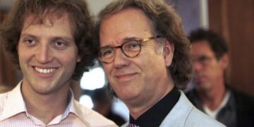 Zoon van André Rieu doorbreekt de stilte over bizarre geruchten over vader..