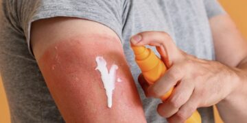 Let op! Consumentenbond waarschuwt: gebruik deze zonnebrandcrèmes niet meer!