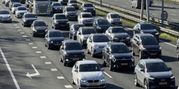ANWB waarschuwt: dit weekend extreme hinder voor reizigers die naar of langs Amsterdam moeten
