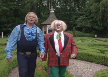 Onze gedachten zijn momenteel bij Bas van Toor (van Bassie & Adriaan)
