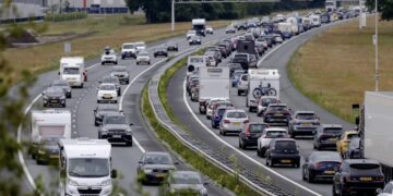 ANWB waarschuwt: dit weekend extreme hinder voor reizigers die naar of langs Amsterdam moeten