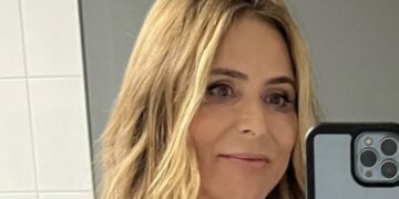 Oeh La La! Heleen van Royen doet het weer en showt haar lichaam in topvorm