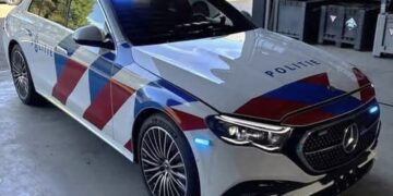 Wow: dit zijn de eerste foto’s van de nieuwe megasnelle Mercedes van de politie