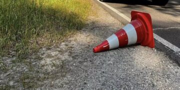 Let op: raap in Duitsland nooit de omgevallen pylonnetjes naast de weg op!