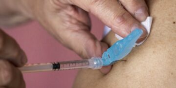 Nieuw onderzoek: heel slecht nieuws voor iedereen die ingeënt is met dit vaccin