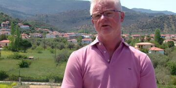 B&B Vol Liefde-Rinus verrast iedereen en krijgt staande ovatie: “Hij zegt het gewoon!”