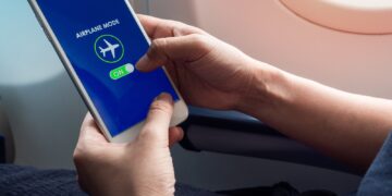 Let op: even je vliegtuigstand uitzetten tijdens de vlucht kan je een hoop geld kosten