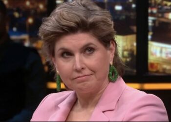 Ook Angela de Jong laat live op televisie niets heel van Frans Timmermans: ‘Het is jouw schuld!’