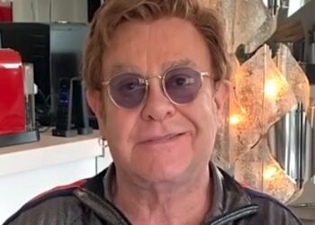 Onze gedachten zijn momenteel bij Elton John (78)