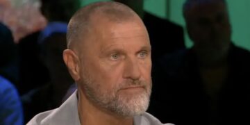 Onze gedachten zijn momenteel bij John de Wolf (62)