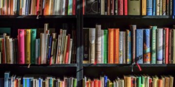 Heb je oude boeken in huis? Ze kunnen zomaar meer dan 1000 euro waard zijn!