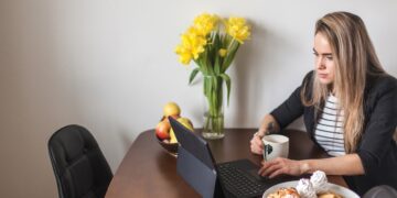 Dit is waarom lunchen achter je bureau slecht is voor je gezondheid!