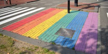 Is een regenboogpad een officieel zebrapad? Dit is het antwoord!