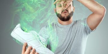 Met dit simpele trucje ben je zo af van de vieze geur in je schoenen