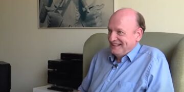 Harrie leeft al dertig jaar van een bijstandsuitkering en voelt zich de koning te rijk