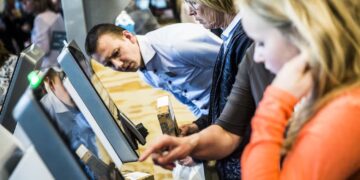 Klanten slaan alarm! Wat er nu bij de zelfscan kassa gebeurt: ”dit gaat echt te ver”