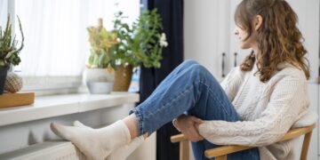 Heb jij het altijd koud? Pas dan goed op voor kachelbenen!