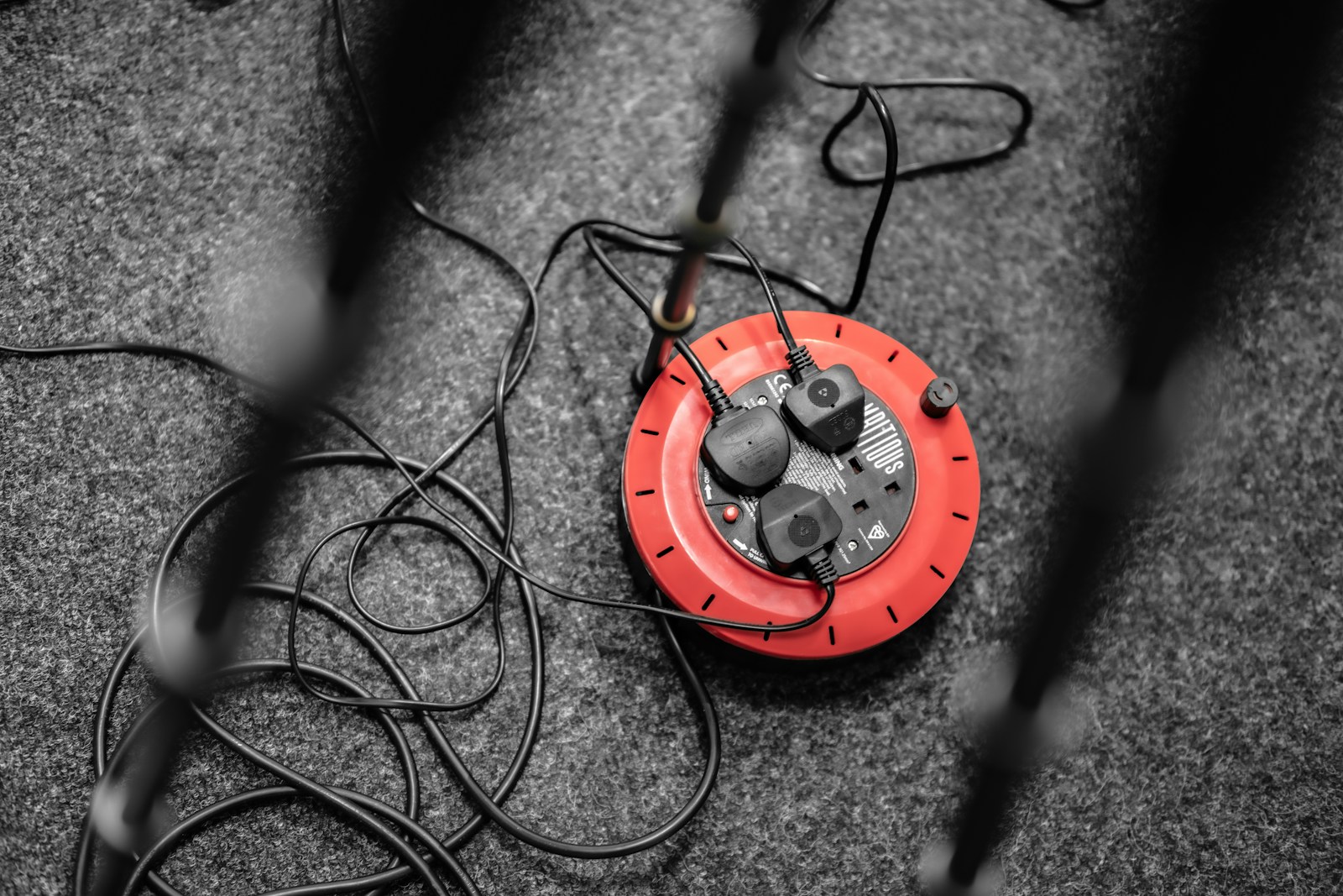 Photo by Ambitious Studio | Rick Barrett - Info Vandaag A red and black object sitting on the ground