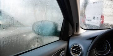 Monteurs zweren erbij: Nooit meer beslagen autoruiten met deze simpele truc
