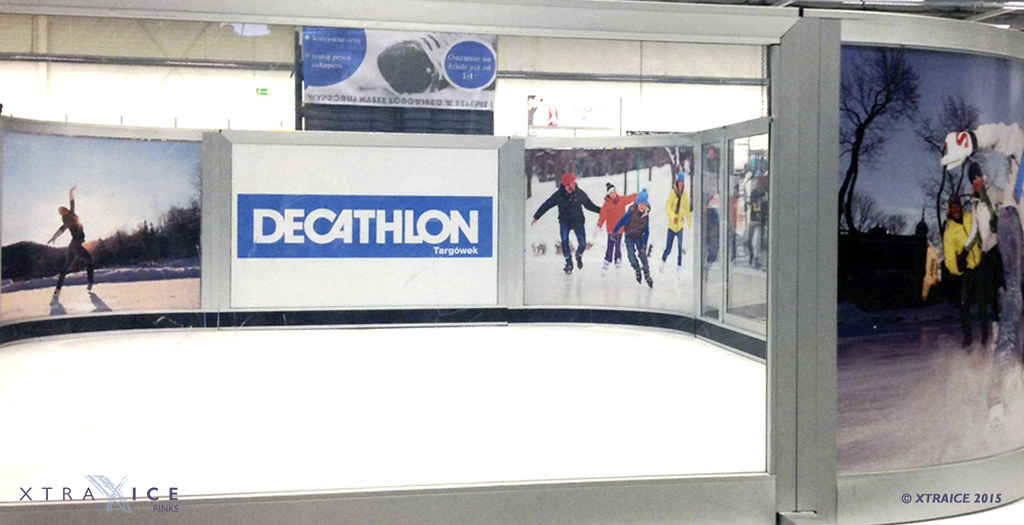 Synthetic ice rink at Decathlon stores in Poland - Info Vandaag