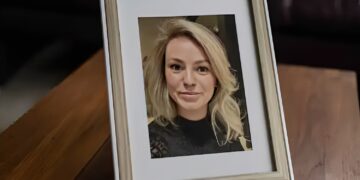 Moeder Helen (29) meldt zich ziek en gaat even liggen, maar wordt niet meer wakker