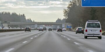 Dankzij CDA & D66 wordt je straks gestraft als je werkt: “ze willen rekeningrijden erdoor drukken