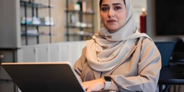 Yasmin (33): “Mijn ouders vinden dat ik moet trouwen binnen onze cultuur, maar ik ben verliefd op een Nederlandse man”