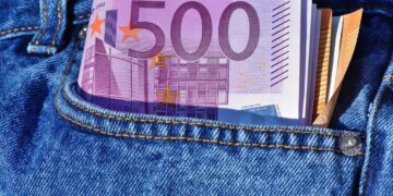 money, dollar bill, banknote, cash, bundle, euro notes, euro, currency, finance, paper money, seem, gift, eu, money rain, 500 euro, jeans, pocket, trousers, plug in, money blessing, financial world, financial, rich, europe, payday, theft, bag theft, thief, pocket money, robbery, predator, money, money, euro, euro, euro, euro, euro, 500 euro, rich, thief, thief, robbery