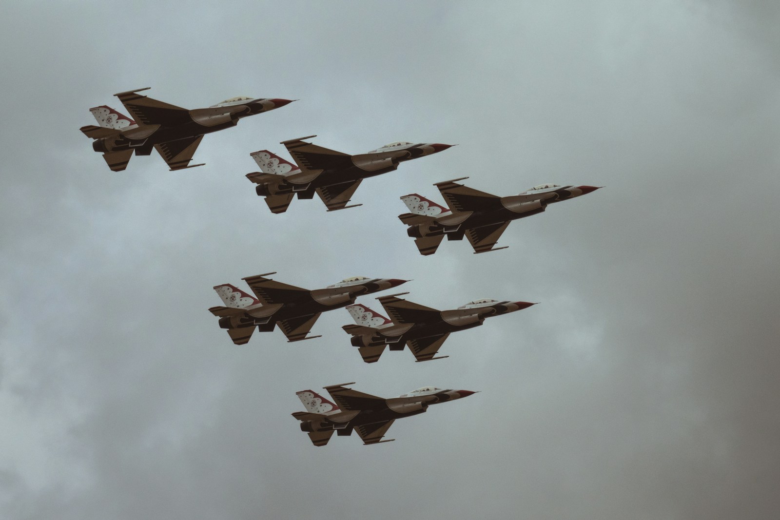 Photo by UX Gun - Info Vandaag Six fighter jets