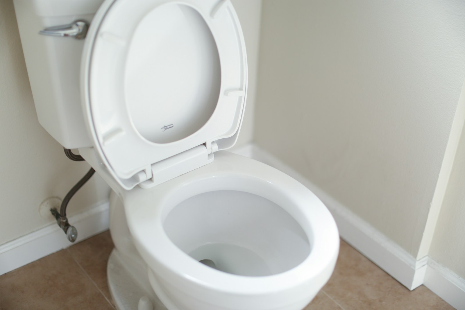 Photo by Giorgio Trovato - Info Vandaag White ceramic toilet bowl with cover