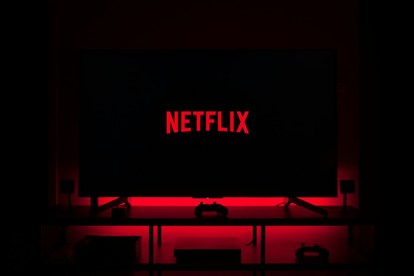 Photo by Thibault Penin - Info Vandaag Flat screen television displaying netflix logo