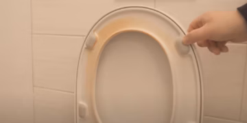 Aha: deze Action-vondst maakt je vergeelde wc-bril weer stralend wit – en dat voor nog geen 3 euro!