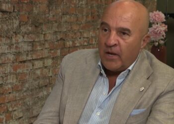 John van den Heuvel helemaal klaar met John Derksen na bijzondere uitspraken in VI