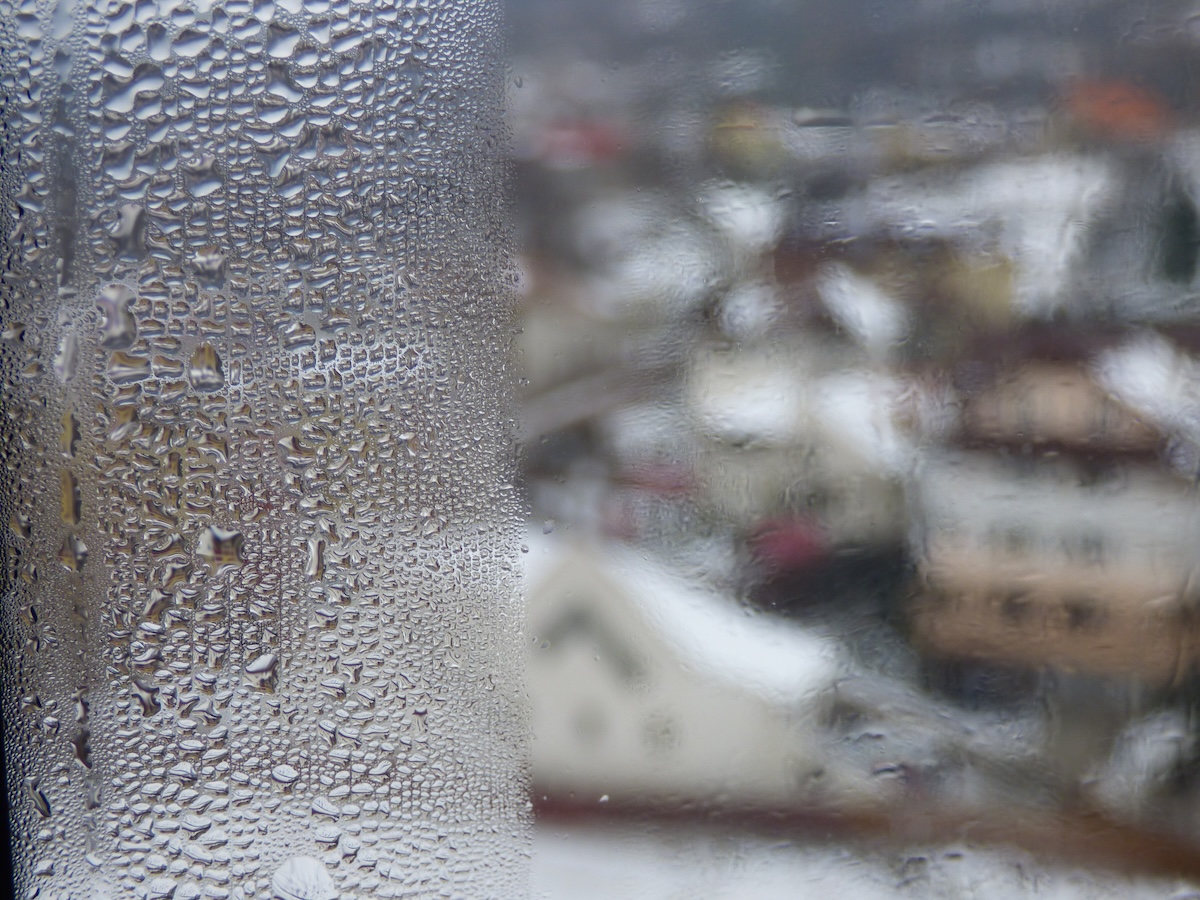 natte-vensterbank-ramen - Info Vandaag