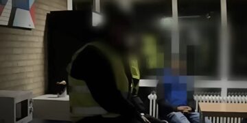 Woede en ongeloof na incident in AZC Budel: beveiliger dwingt bewoner om zijn voeten te kussen