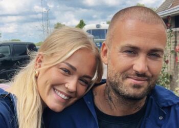 Zien: vriendin Dave Roelvink niet blij met hem en laat dit op een hele bijzondere manier weten…