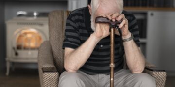 Let op: deze gewoontes vergroten de kans op eenzaamheid als je ouder wordt…