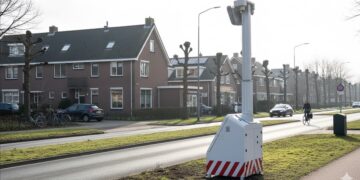 2 mannen slopen Flexflitser maar vergeten daarbij een klein detail (en moeten nu flink betalen)