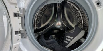 a white washing machine