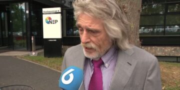 Johan Derksen klapt uit de school over Wim Kieft: ‘Kwam altijd snuivend weer uit het toilet’