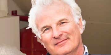 ‘Kopen Zonder Kijken’ Bob Sikkes onthult: dít betalen deelnemers zelf aan hun verbouwing