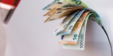 ANWB adviseert: verlaag je brandstofkosten direct door deze 3 dingen te doen (en bespaar een hoop geld)